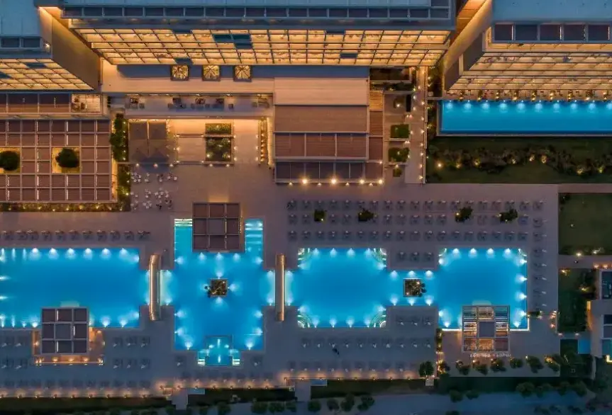 Basen w hotelu Amada Colossos Resort