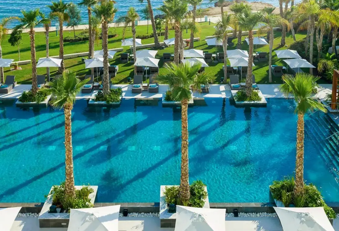Basen w hotelu Amavi, MadeForTwo Hotels