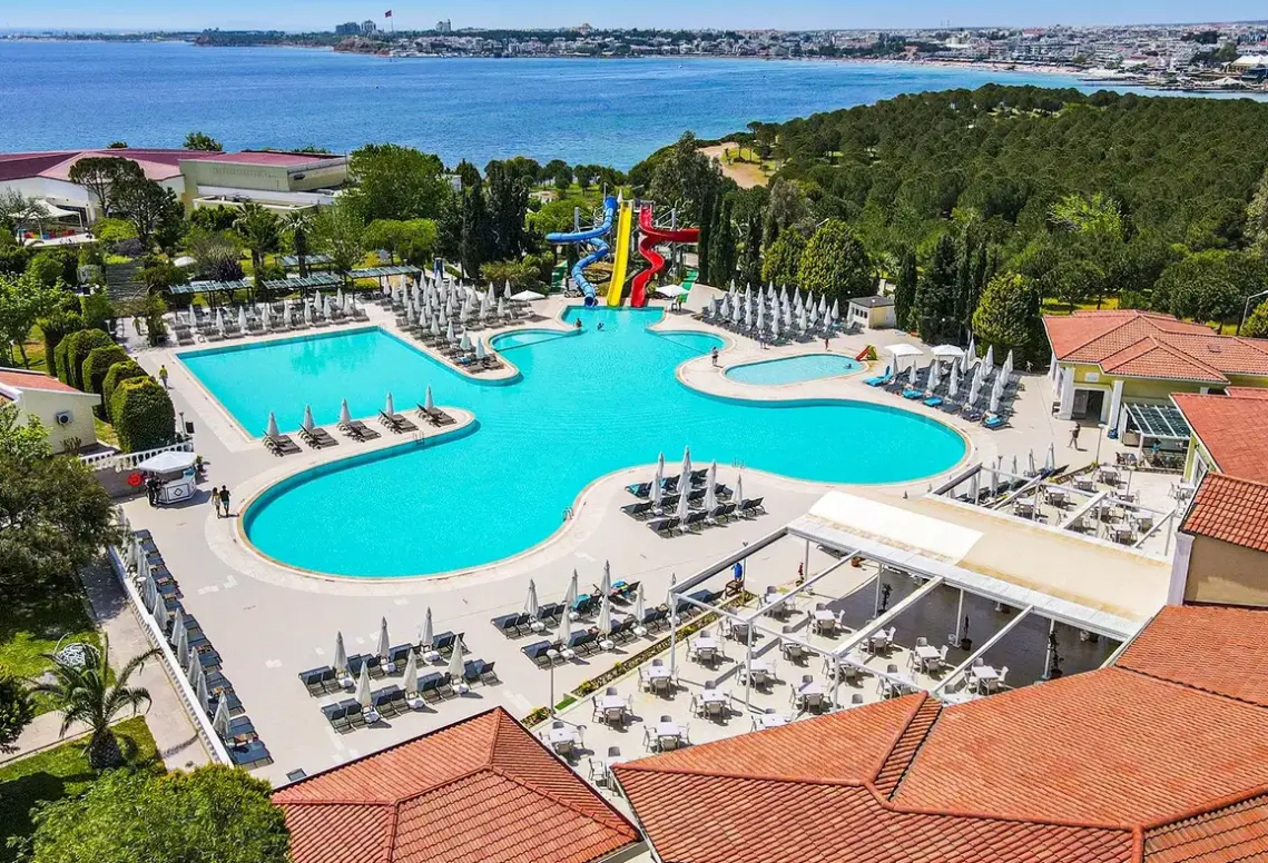 Basen w hotelu Anadolu Hotels Didim Club
