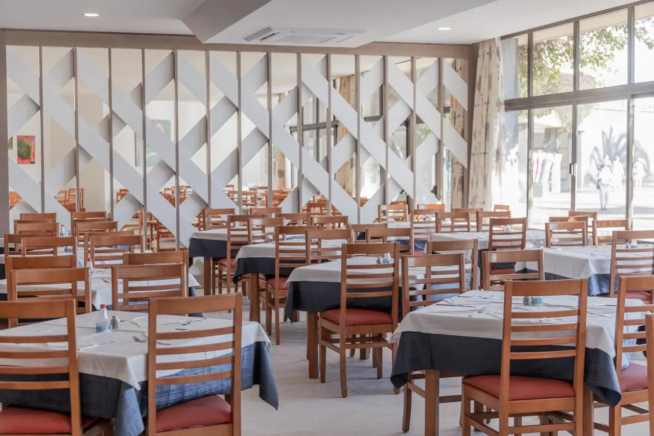 Aparthotel Club Cala Romani — CLUB CALA ROMANI