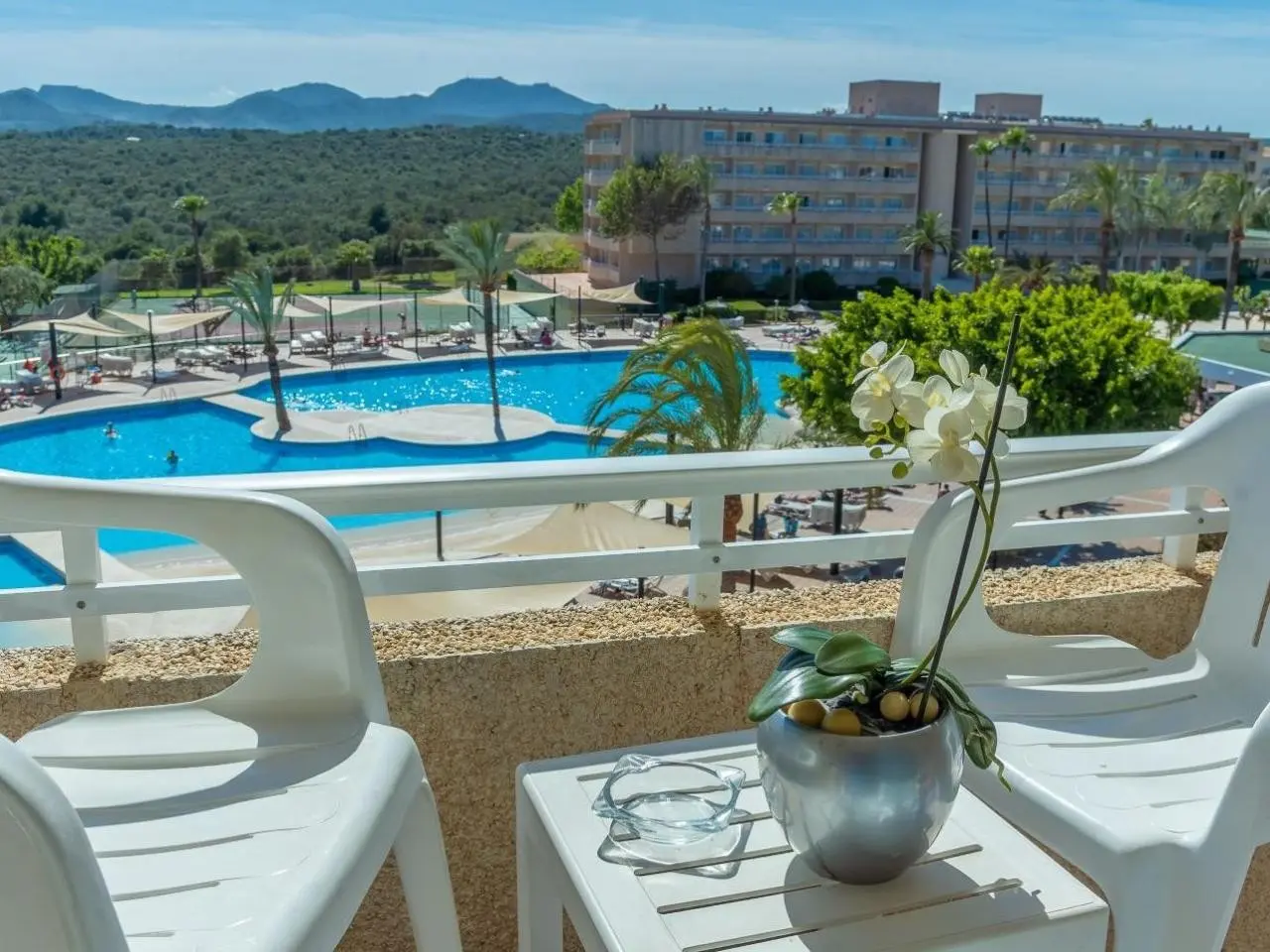 Aparthotel Club Cala Romani — CLUB CALA ROMANI