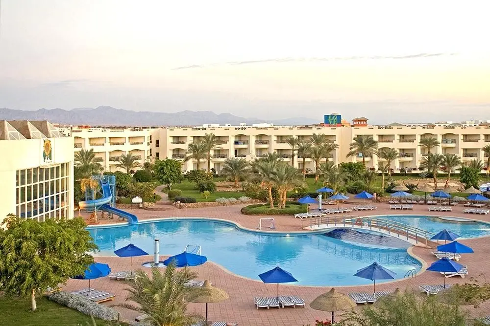 Aurora Oriental Resort — AURORA ORIENTAL RESORT