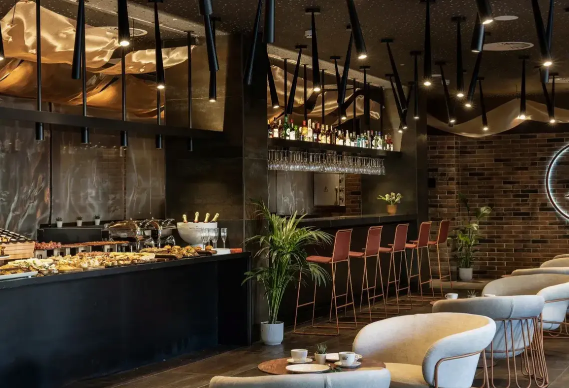Restauracja i jedzenie w hotelu Axel Bilbao