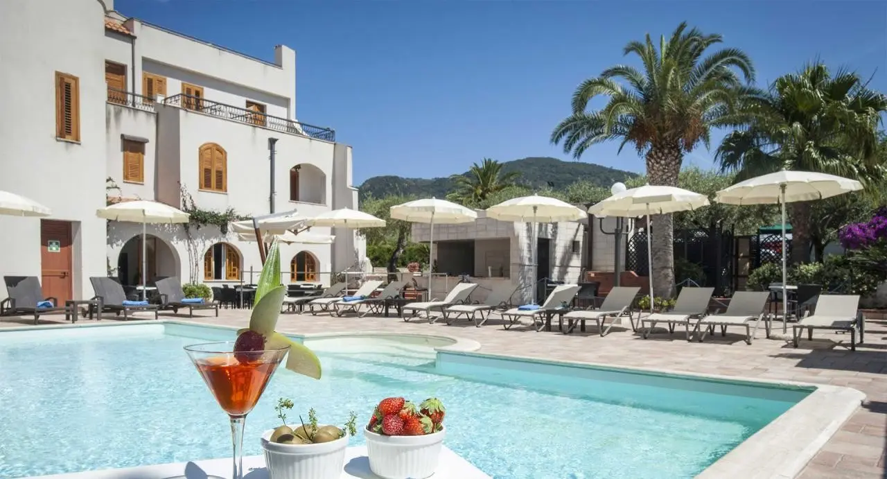 Baia del Capitano — BAIA DEL CAPITANO