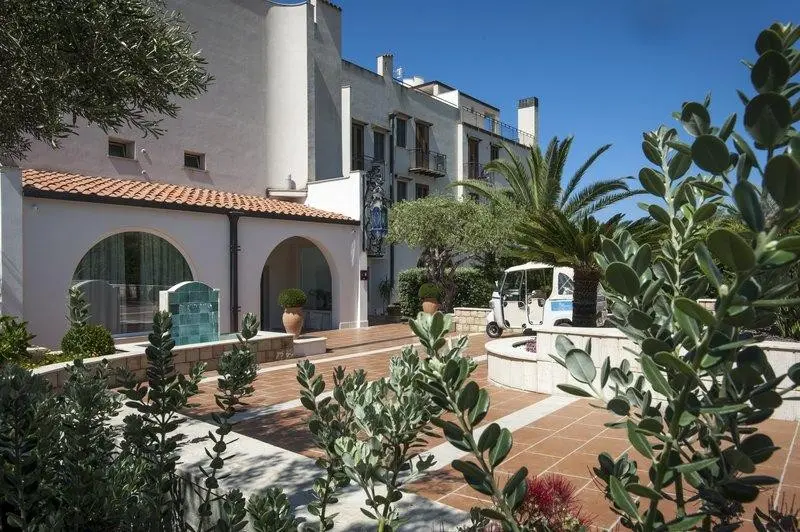 Baia del Capitano — BAIA DEL CAPITANO