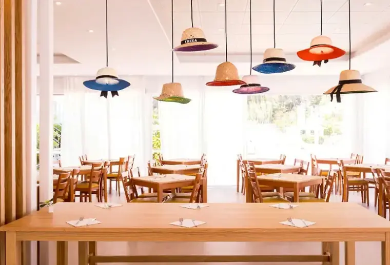 Restauracja i jedzenie w hotelu Balansat Resort