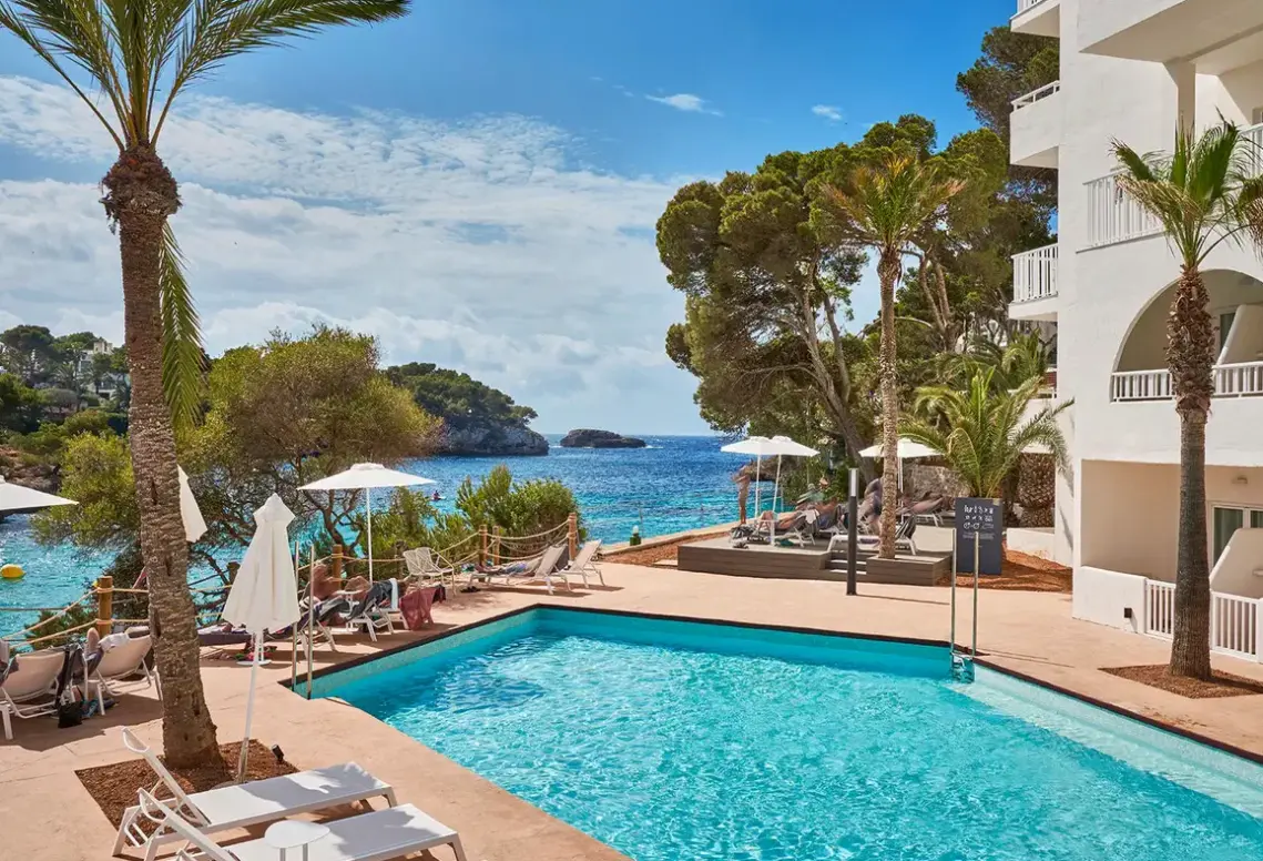 Basen w hotelu Barceló Ponent Beach
