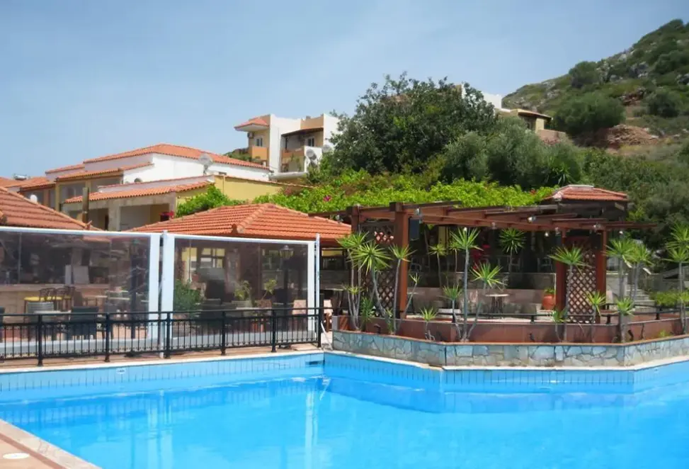 Basen w hotelu Bella Vista