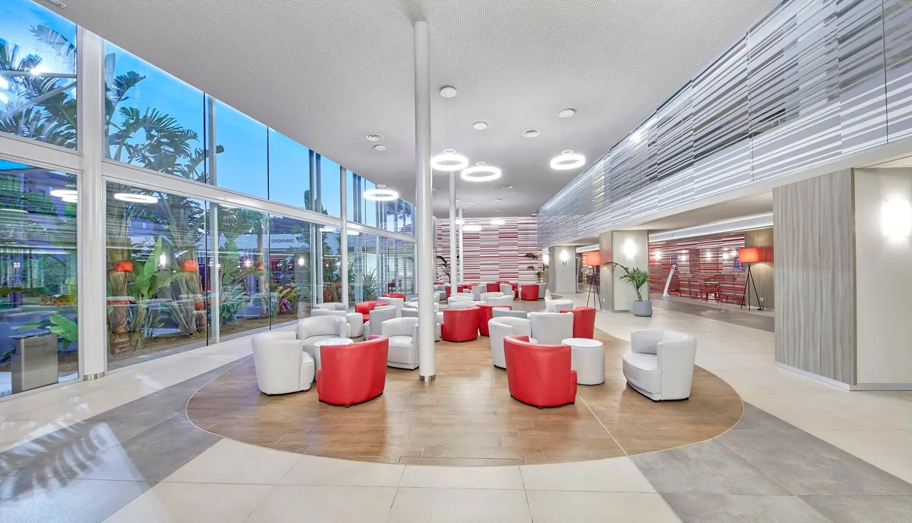 Lobby hotelu BG Tonga Tower Design & Suites