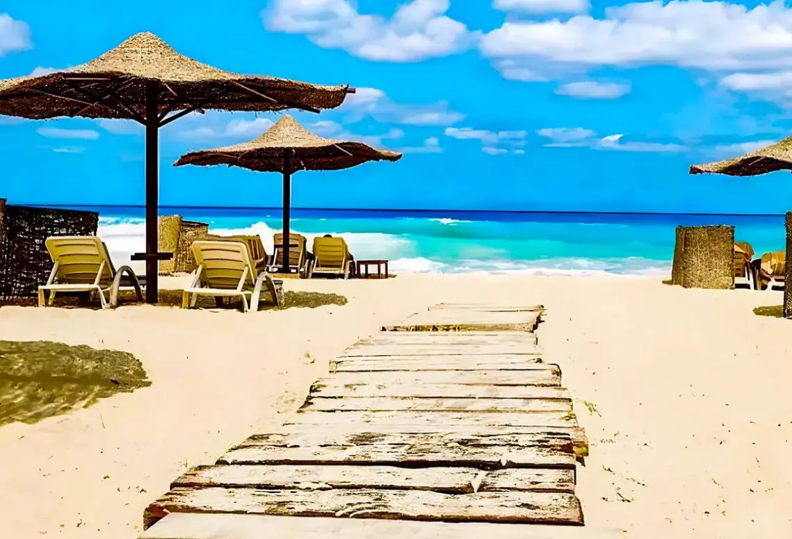 Plaża przy hotelu Borg El Arab Beach Resort