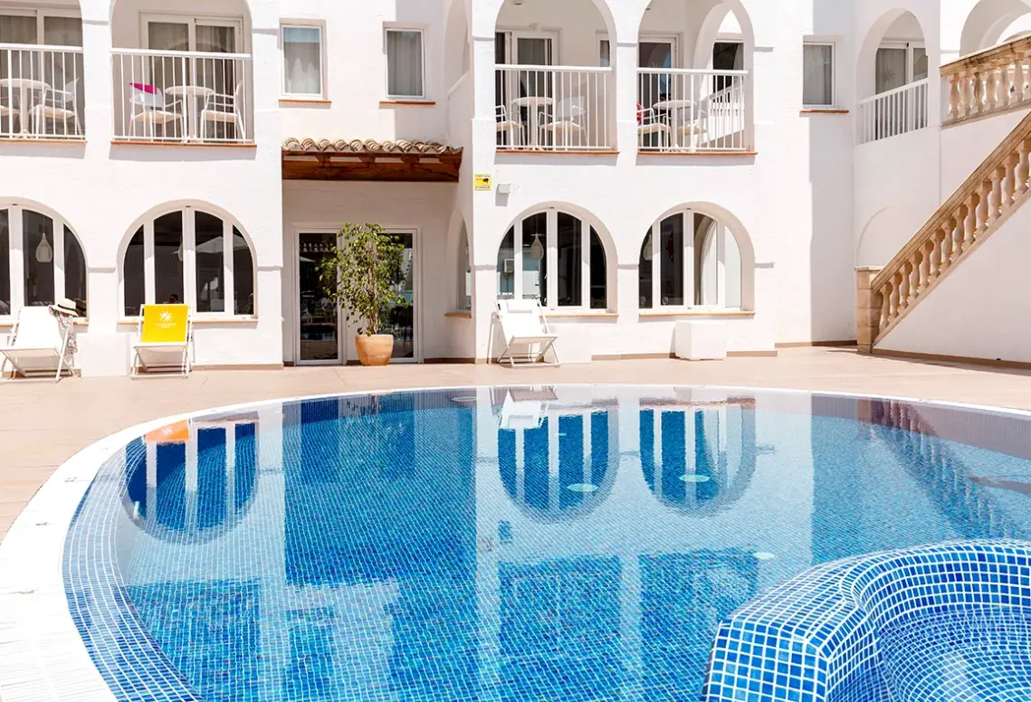 Basen w hotelu BQ Cala Ratjada
