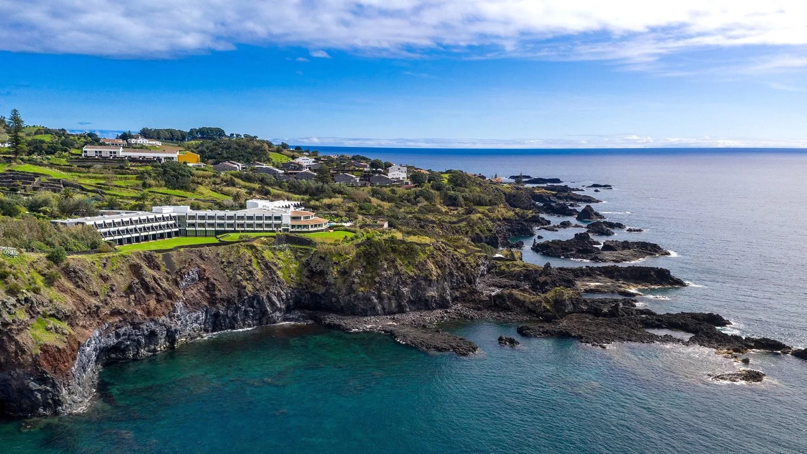 Hotel Caloura Resort