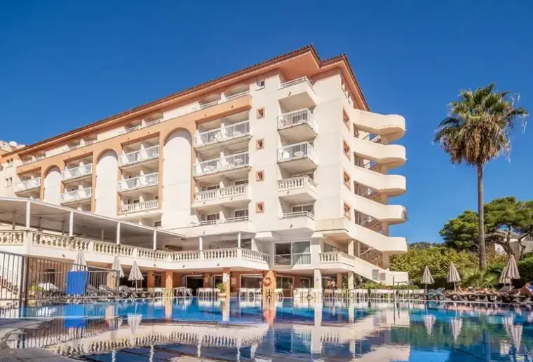 Basen w hotelu Canyamel Classic