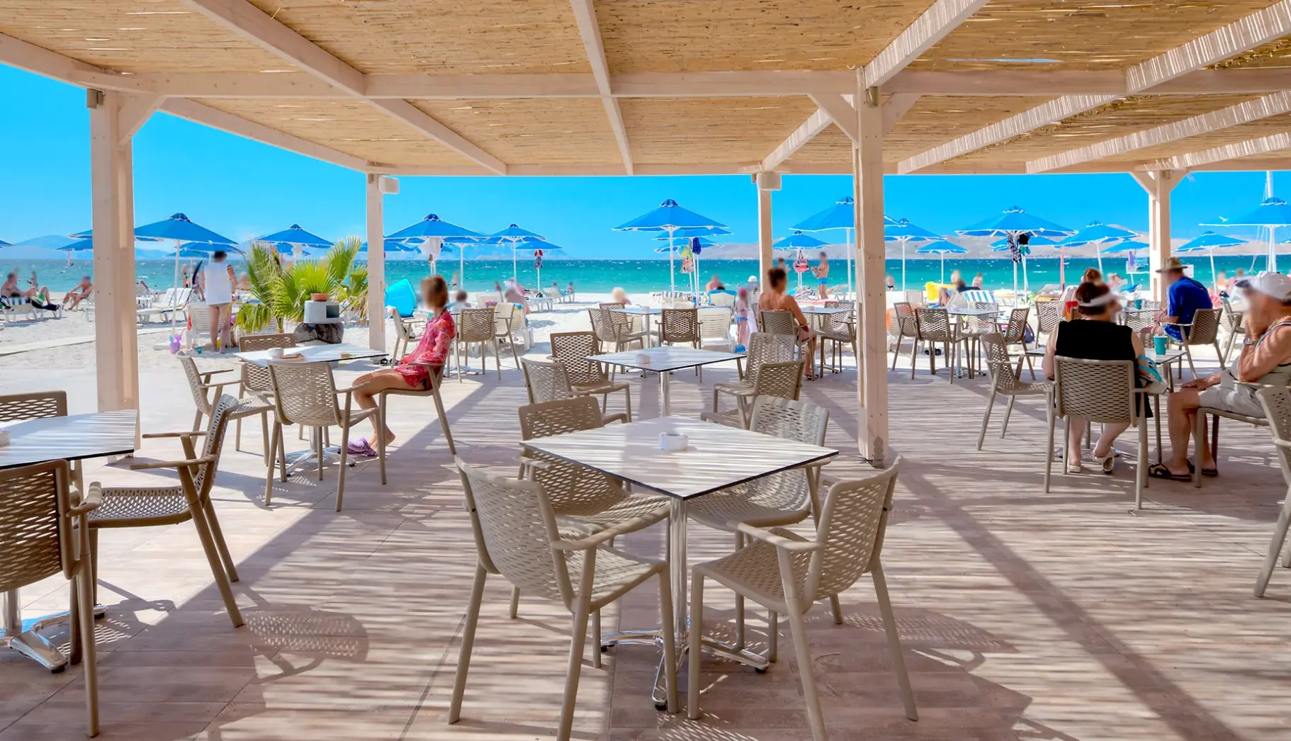 Plaża przy hotelu Caravia Beach