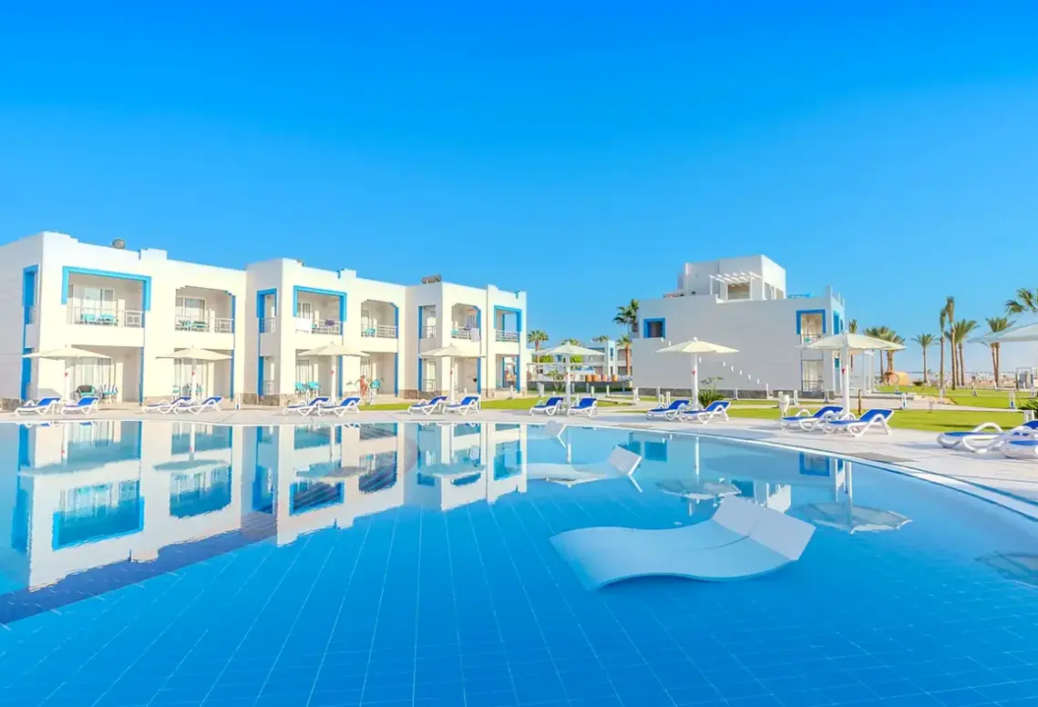 Basen w hotelu Casa Blue Luxury Resort