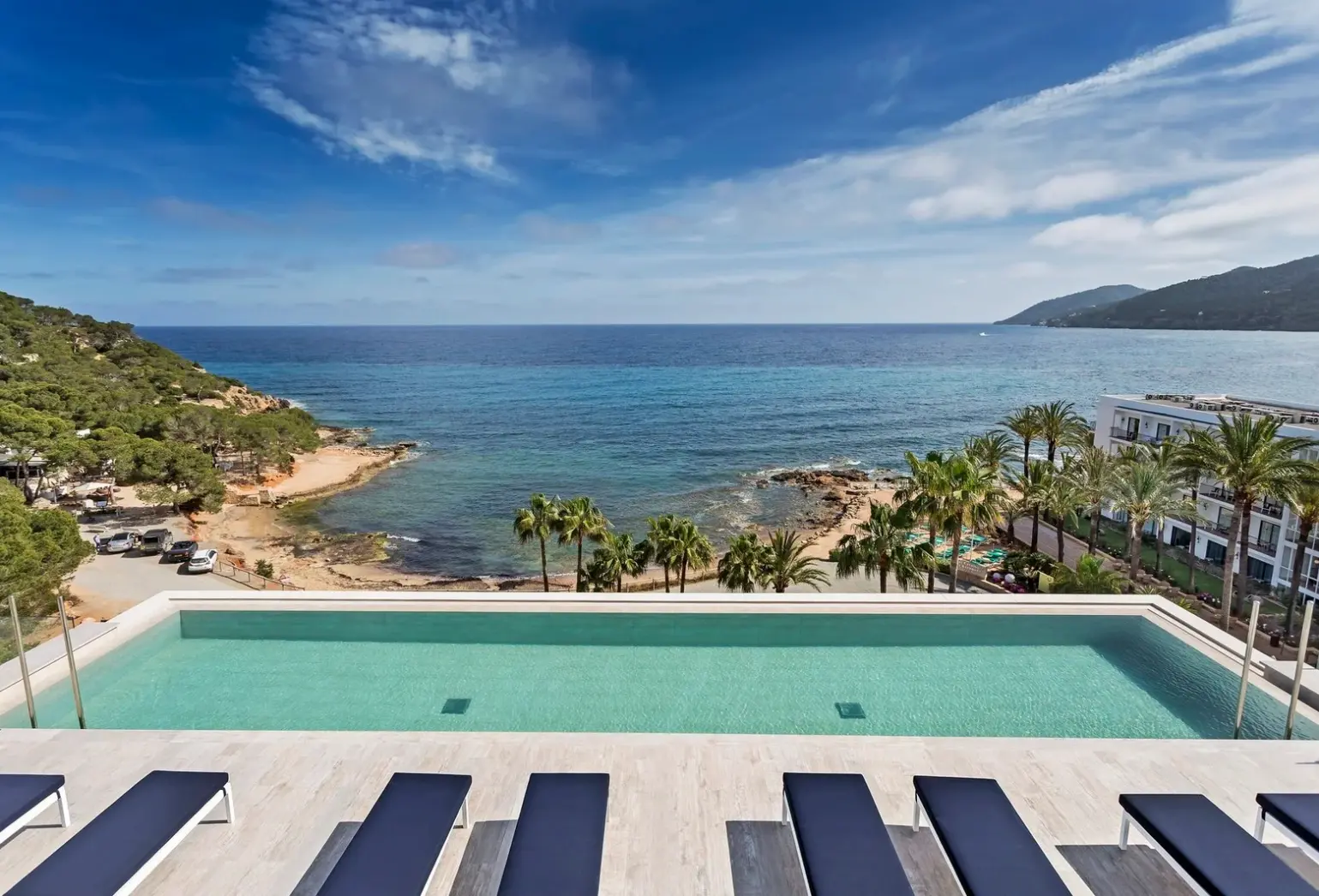 Basen w hotelu Catalonia Royal Ses Estaques