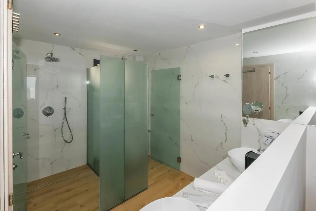 Cavo Orient Beach Hotel & Suites — CAVO ORIENT BEACH