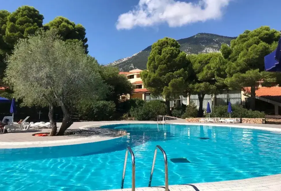 Basen w hotelu Club Esse Palmasera Resort