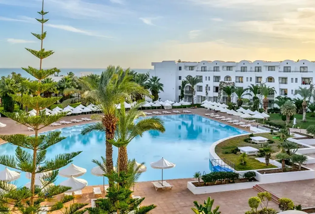 Basen w hotelu Club Palm Azur