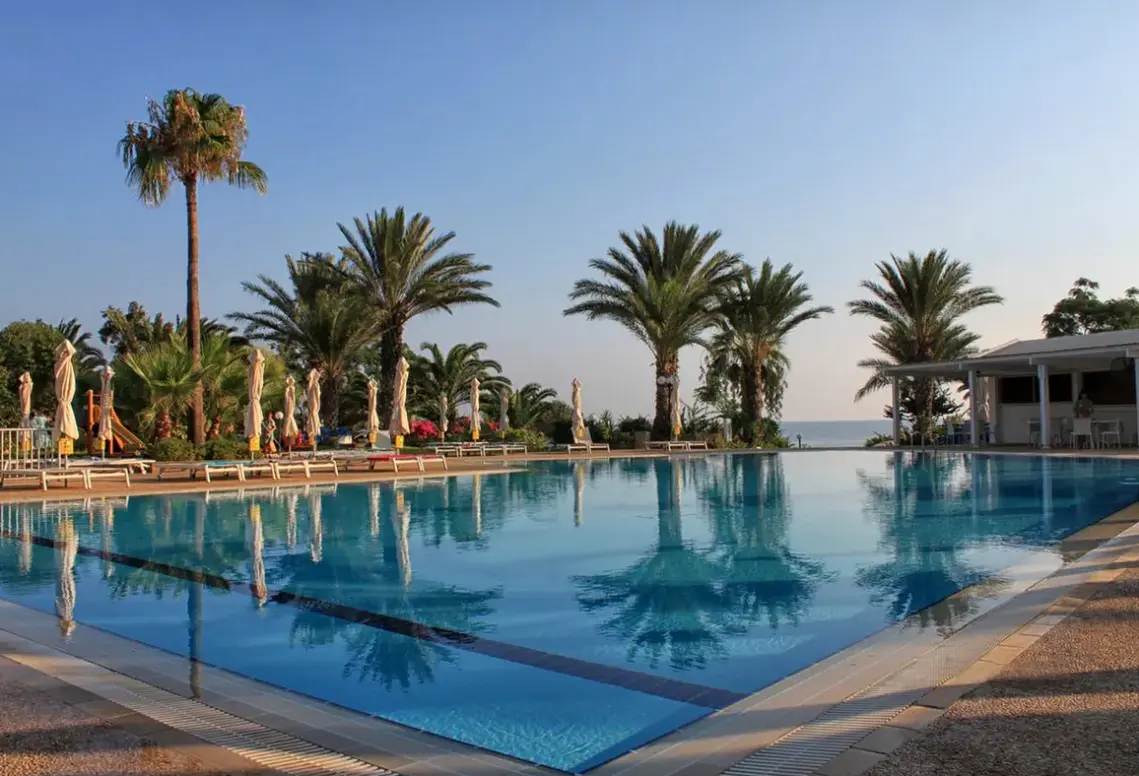 Basen w hotelu Crystal Springs Beach