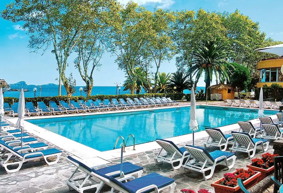 Basen w hotelu Dom Pedro Madeira Ocean Beach