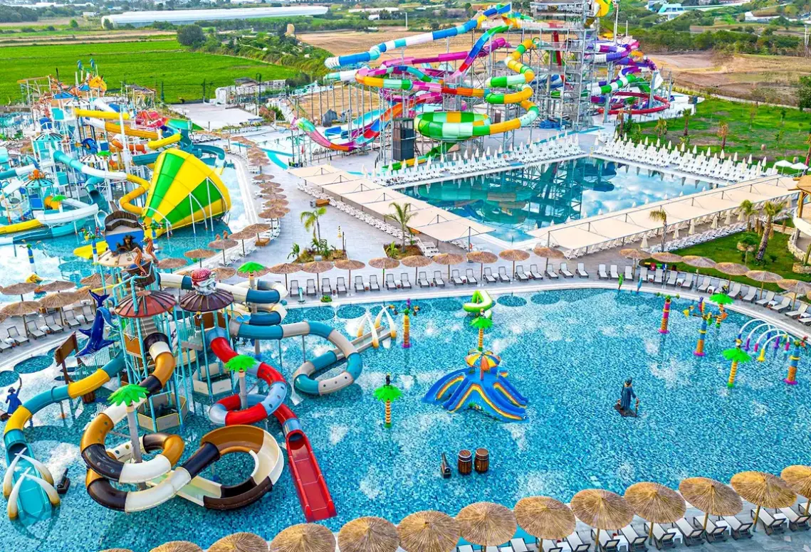 Basen w hotelu Dream Fun World
