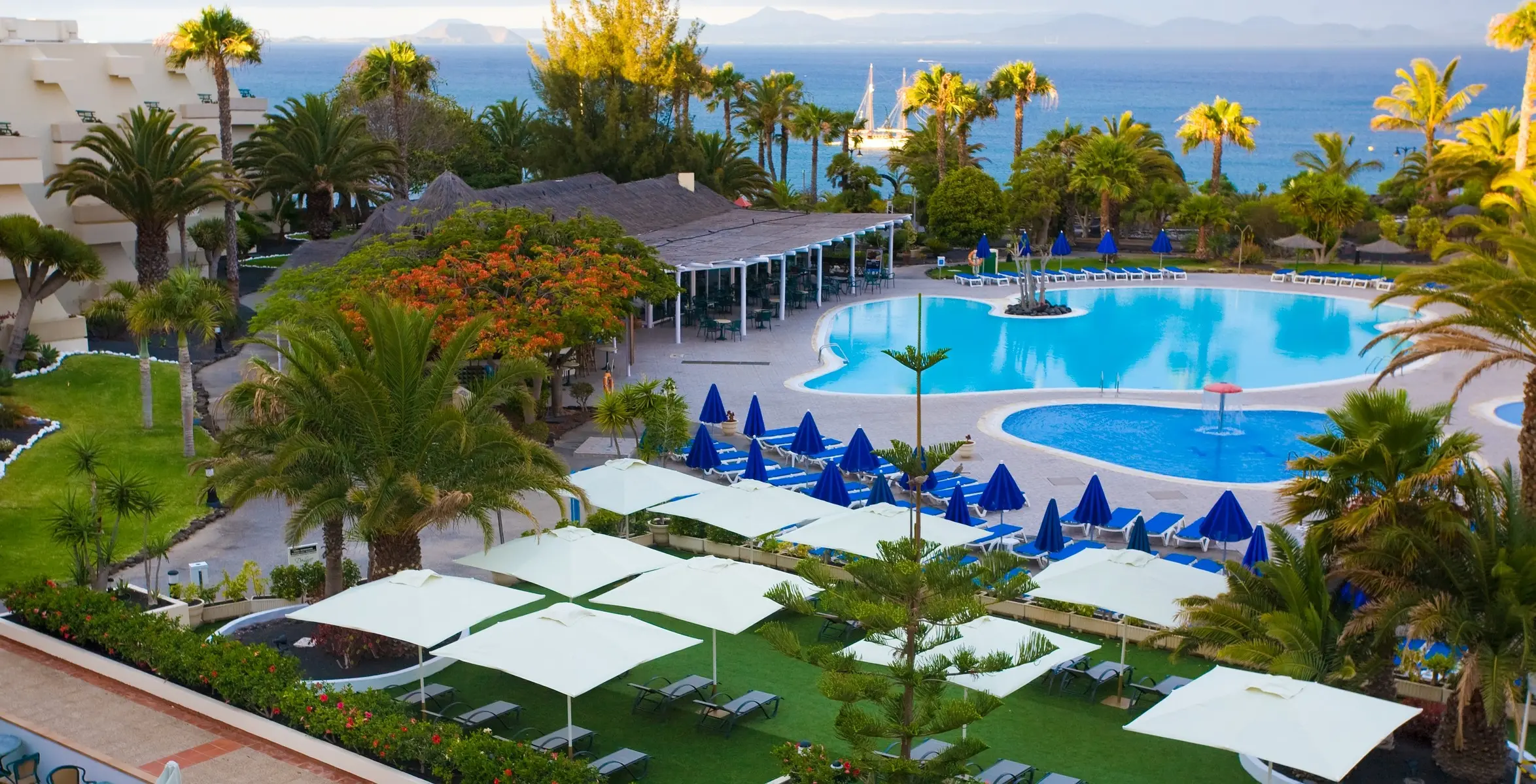 Basen w hotelu Dreams Lanzarote Playa Dorada Resort & Spa