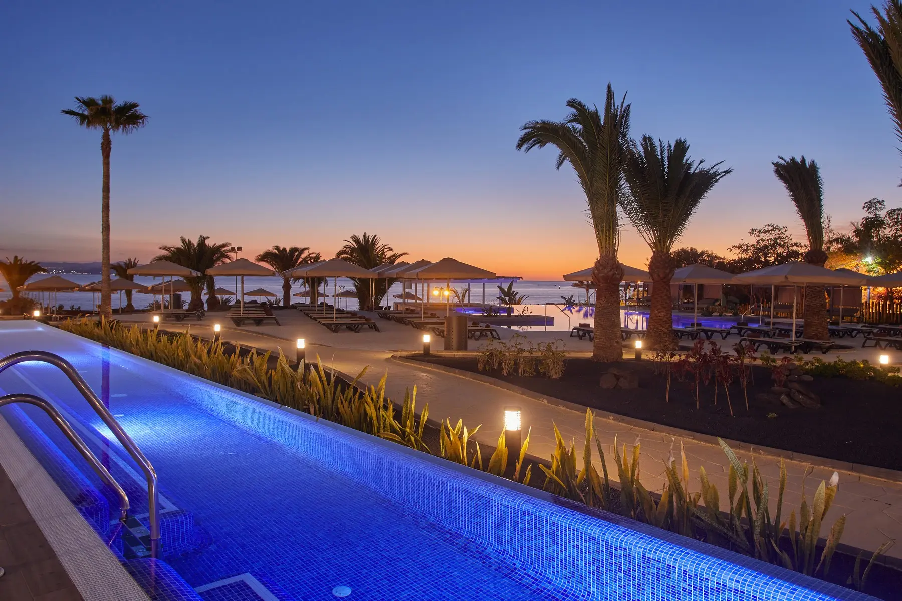 Basen w hotelu Dreams Lanzarote Playa Dorada Resort & Spa