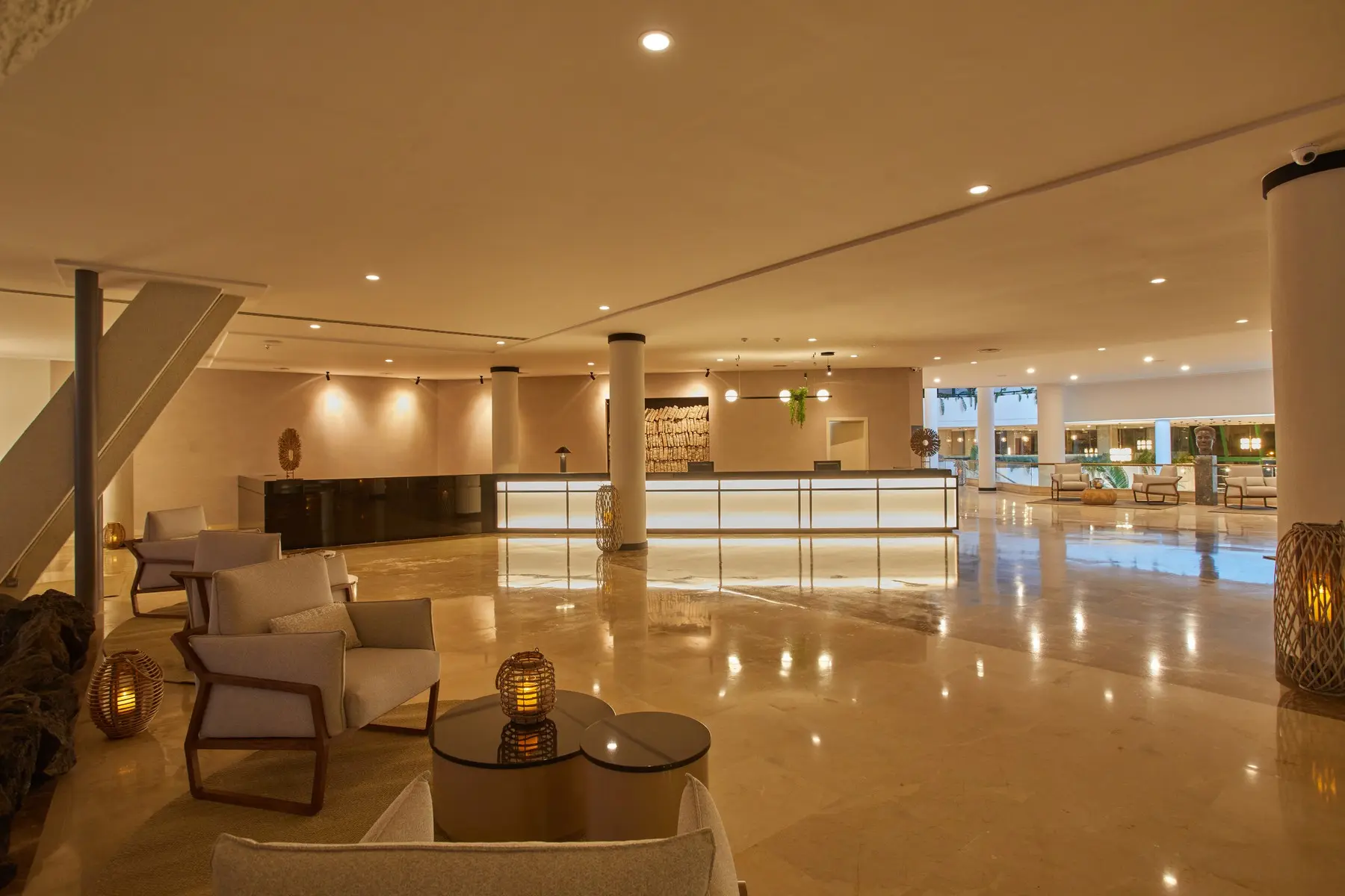 Lobby hotelu Dreams Lanzarote Playa Dorada Resort & Spa