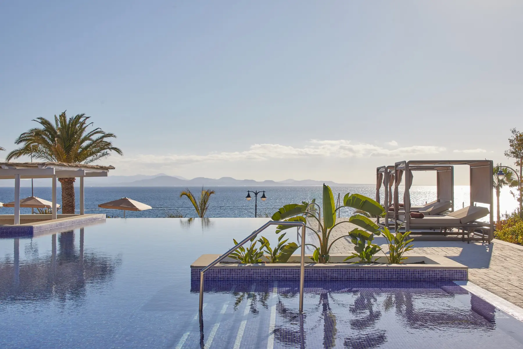 Basen w hotelu Dreams Lanzarote Playa Dorada Resort & Spa
