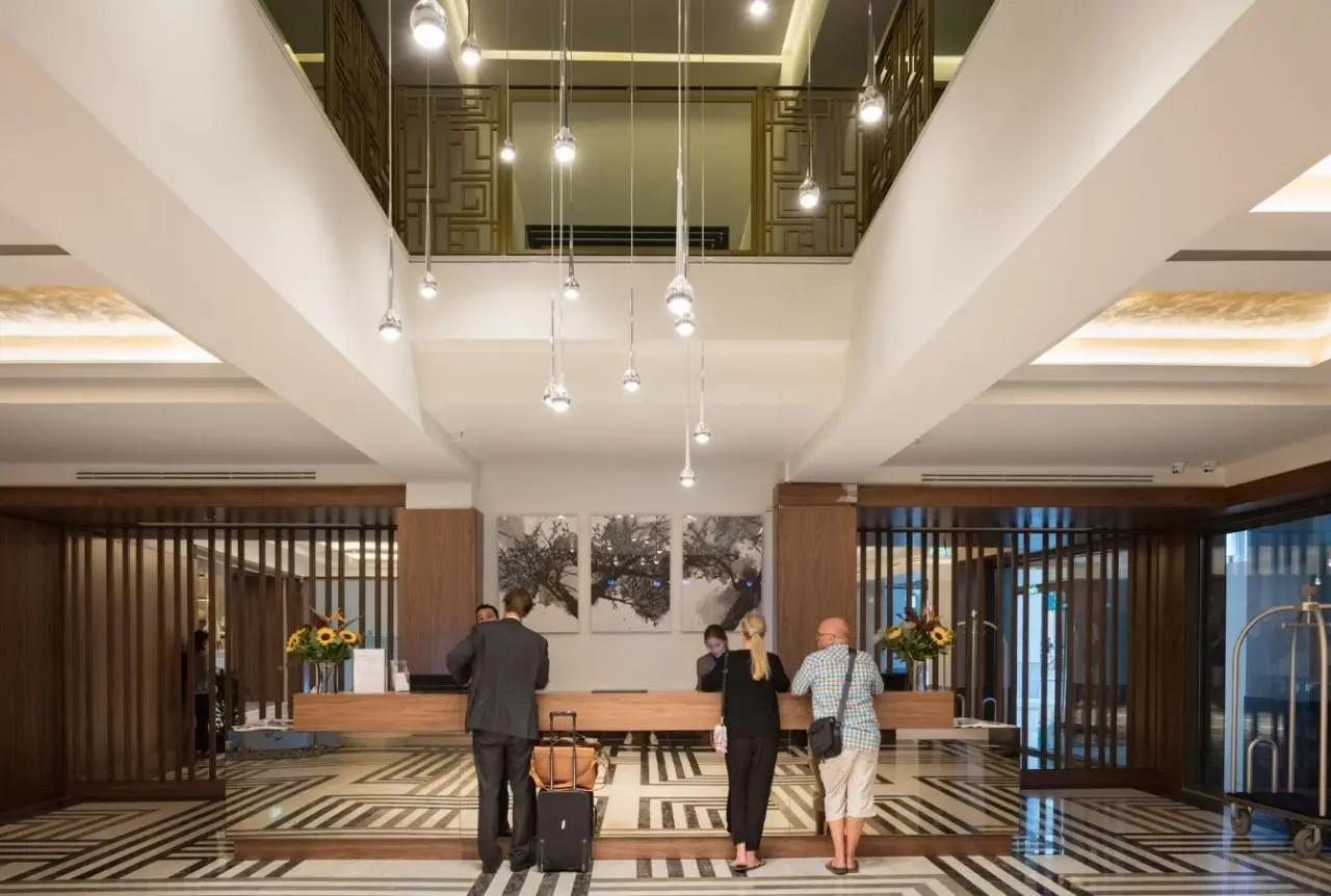 Electra Metropolis Athens — ELECTRA METROPOLIS ATHENS