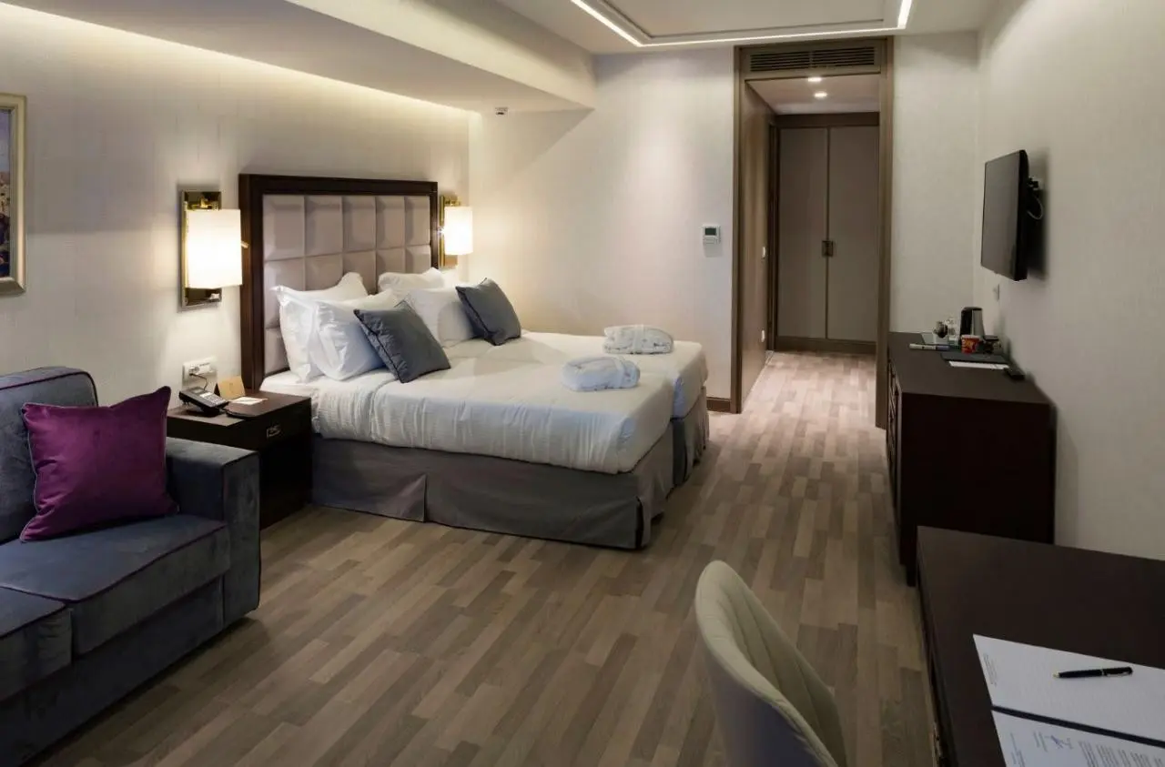 Electra Metropolis Athens — ELECTRA METROPOLIS ATHENS