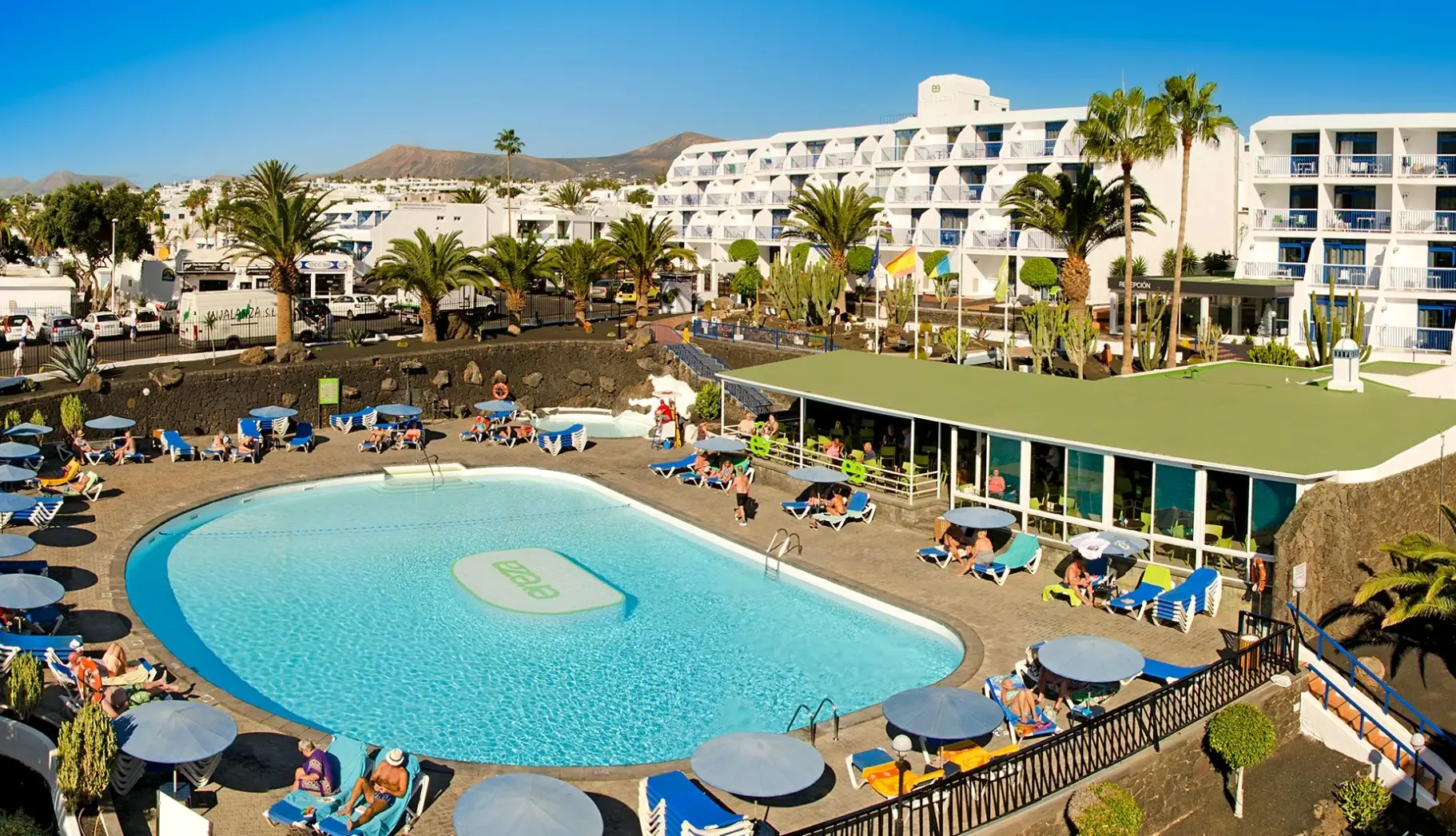 Basen w hotelu Ereza Apartaments Los Hibiscos
