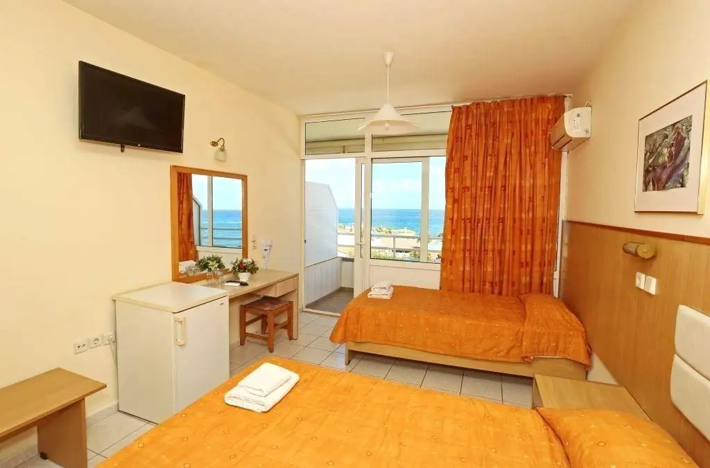 Pokój w hotelu Eri Beach & Village