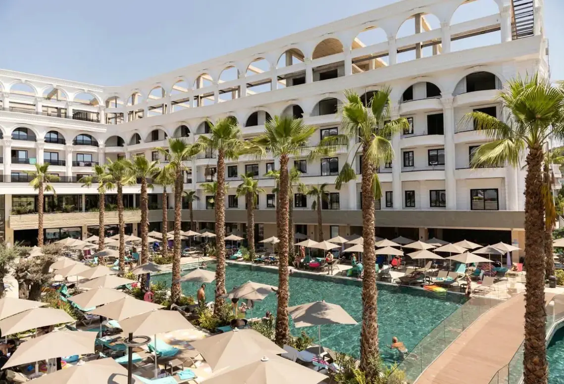 Basen w hotelu Fafa Aqua Palace