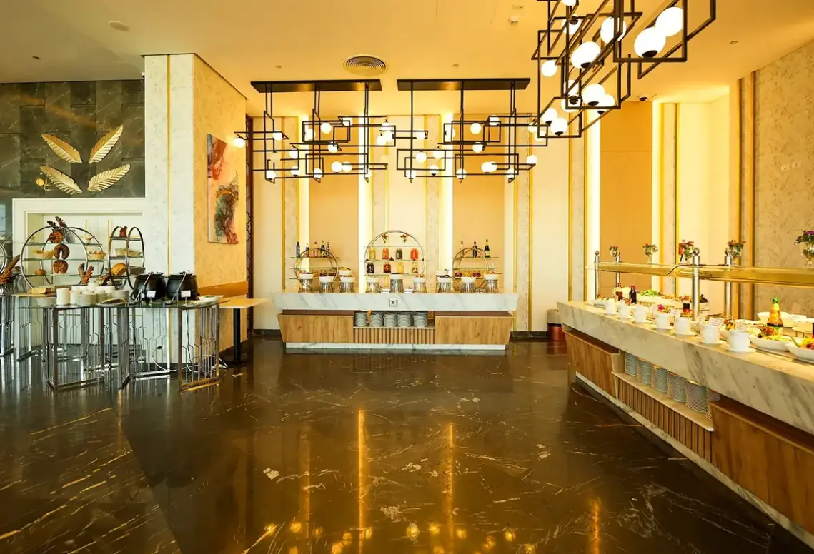 Restauracja i jedzenie w hotelu Gewan White Beach Resort New Alamein