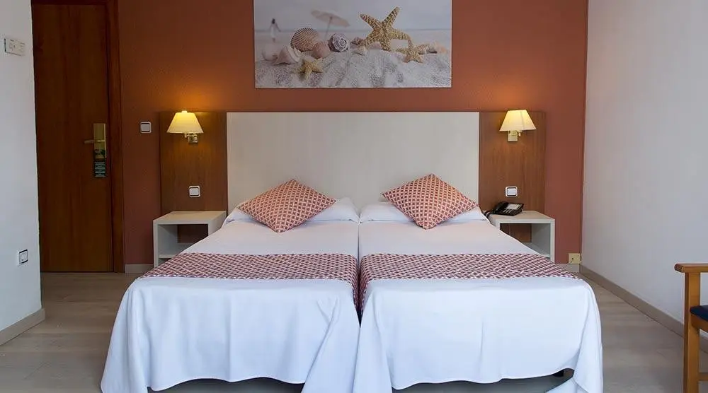 GHT Balmes, Aparthotel & Splash — GHT BALMES APARTHOTEL & SPLASH