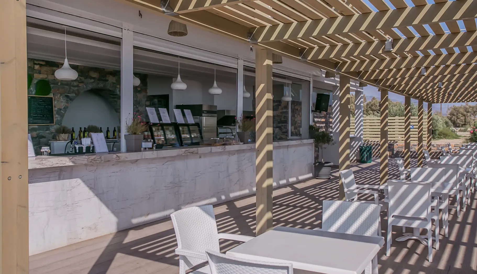 Restauracja i jedzenie w hotelu Giannoulis Almyra Beach