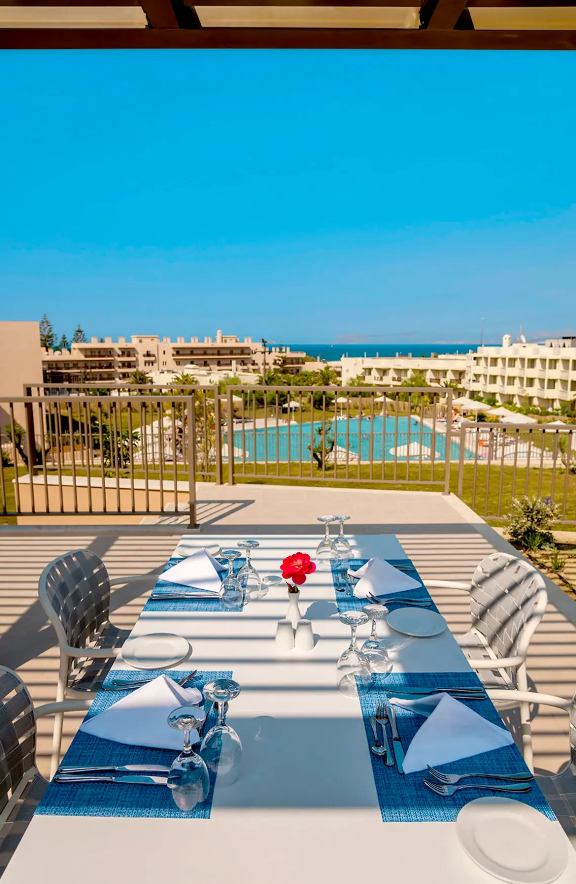 Basen w hotelu Giannoulis Santa Marina Beach Pearl