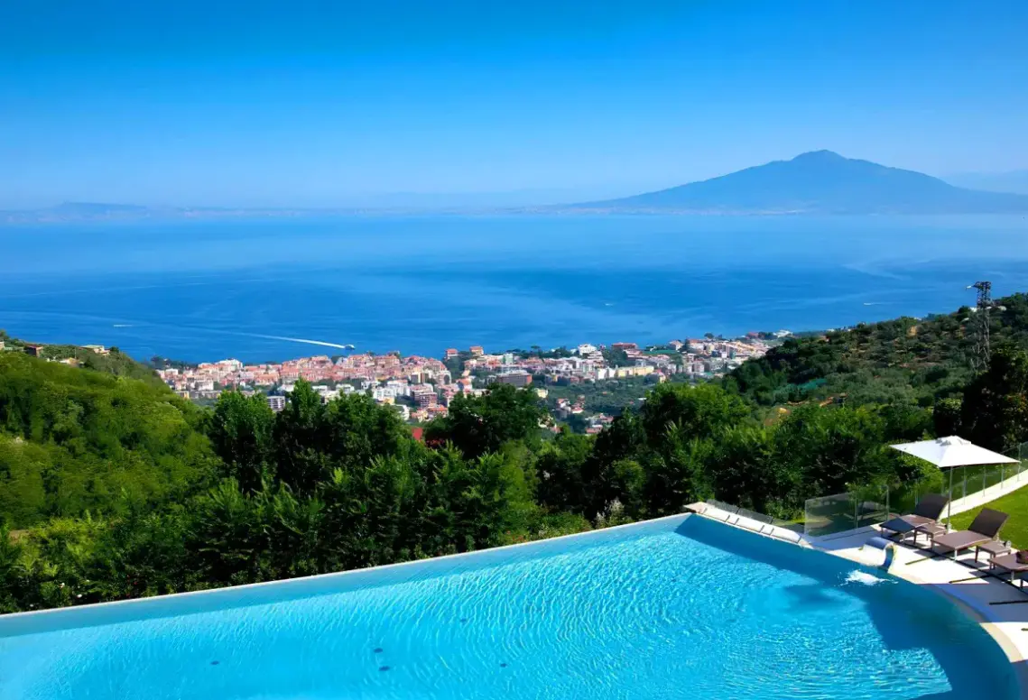 Basen w hotelu Grand Hotel Due Golfi