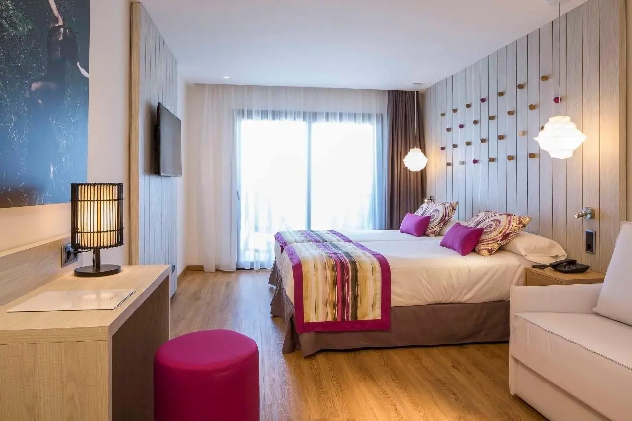 Grand Palladium Palace Ibiza Resort & Spa — GRAND PALLADIUM SELECT PALACE IBIZA