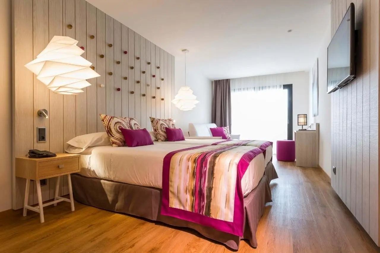 Grand Palladium Palace Ibiza Resort & Spa — GRAND PALLADIUM SELECT PALACE IBIZA