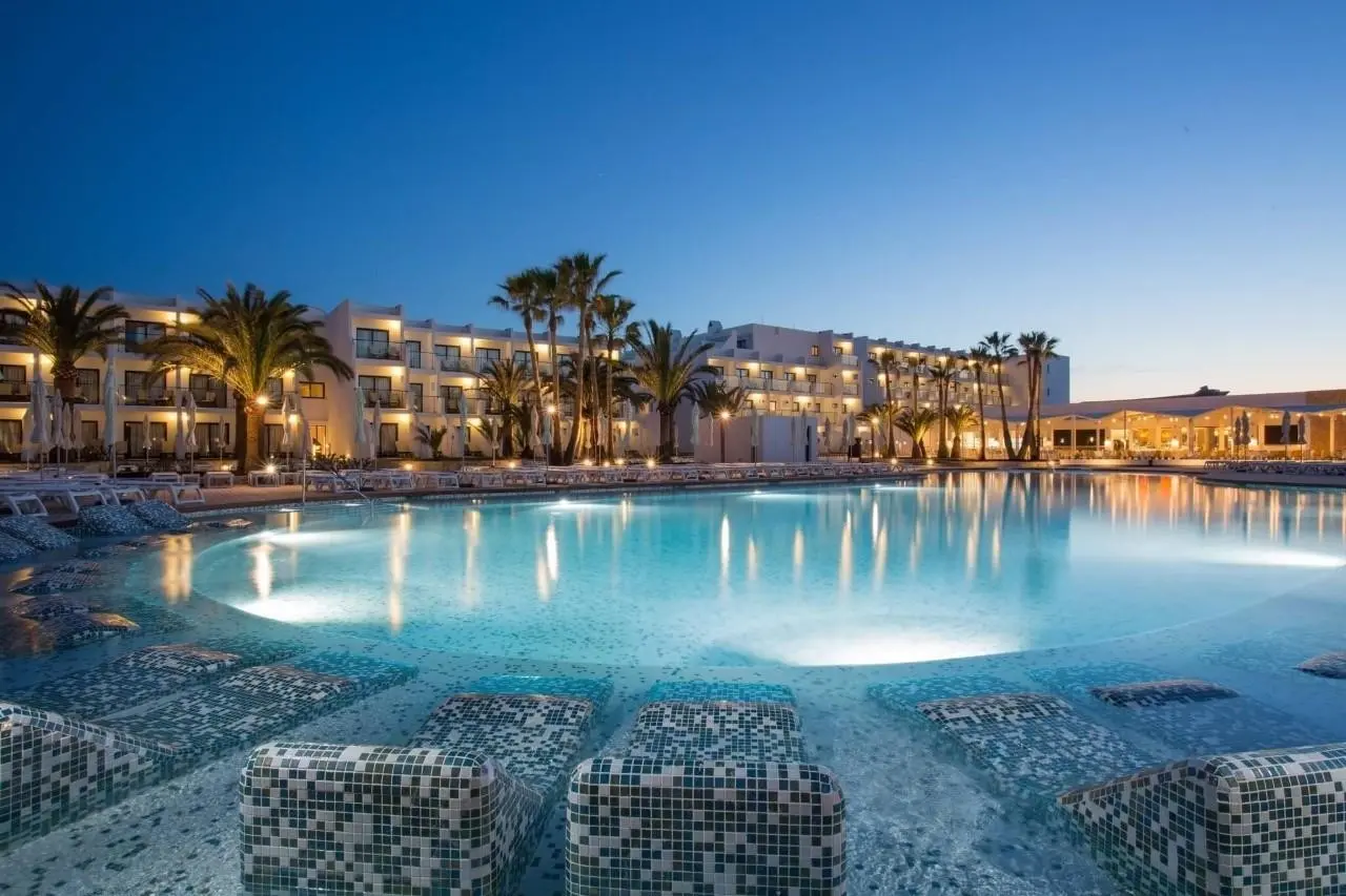 Grand Palladium Palace Ibiza Resort & Spa — GRAND PALLADIUM SELECT PALACE IBIZA