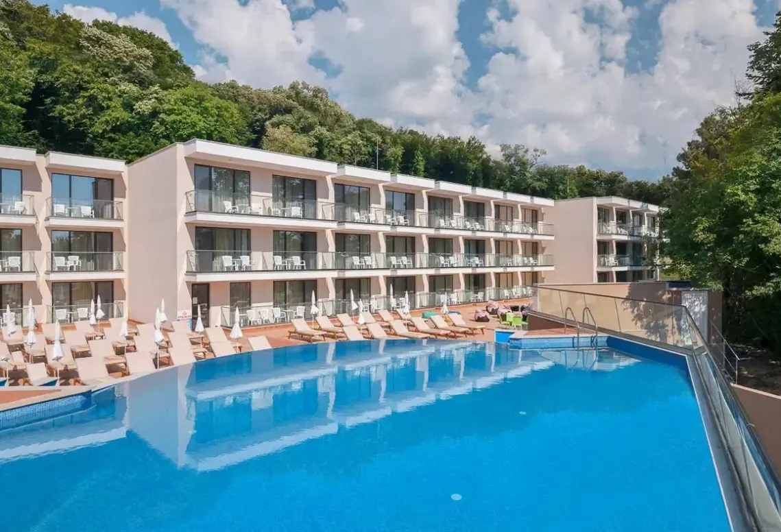 Basen w hotelu Grifid Foresta