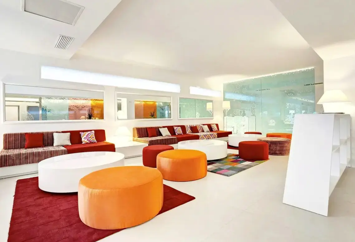 Lobby hotelu Grupotel Ibiza Beach Resort