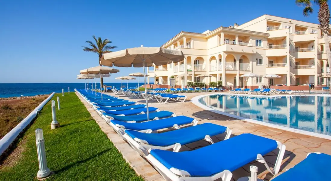 Basen w hotelu Grupotel Tamariscos