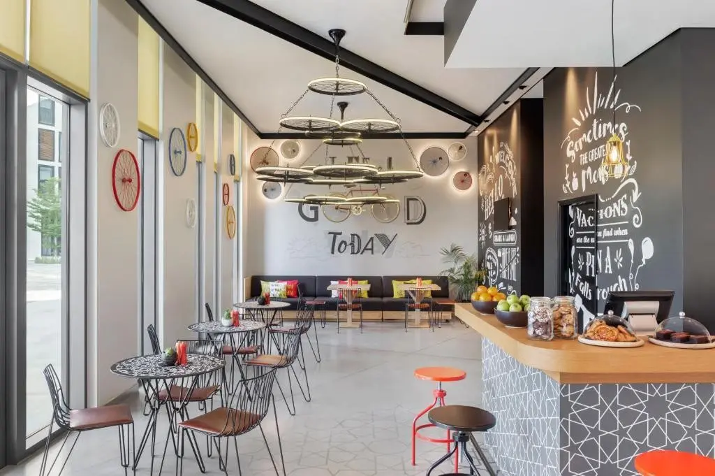 Hampton by Hilton Marjan Island — HAMPTON BY HILTON DUBAI AL SEEF