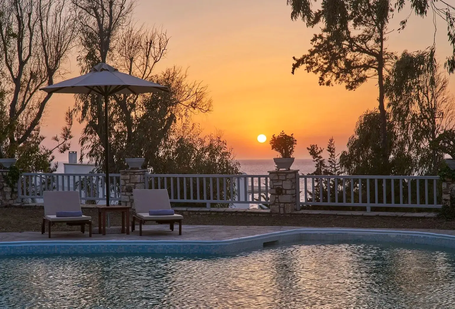Basen w hotelu High Mill Paros