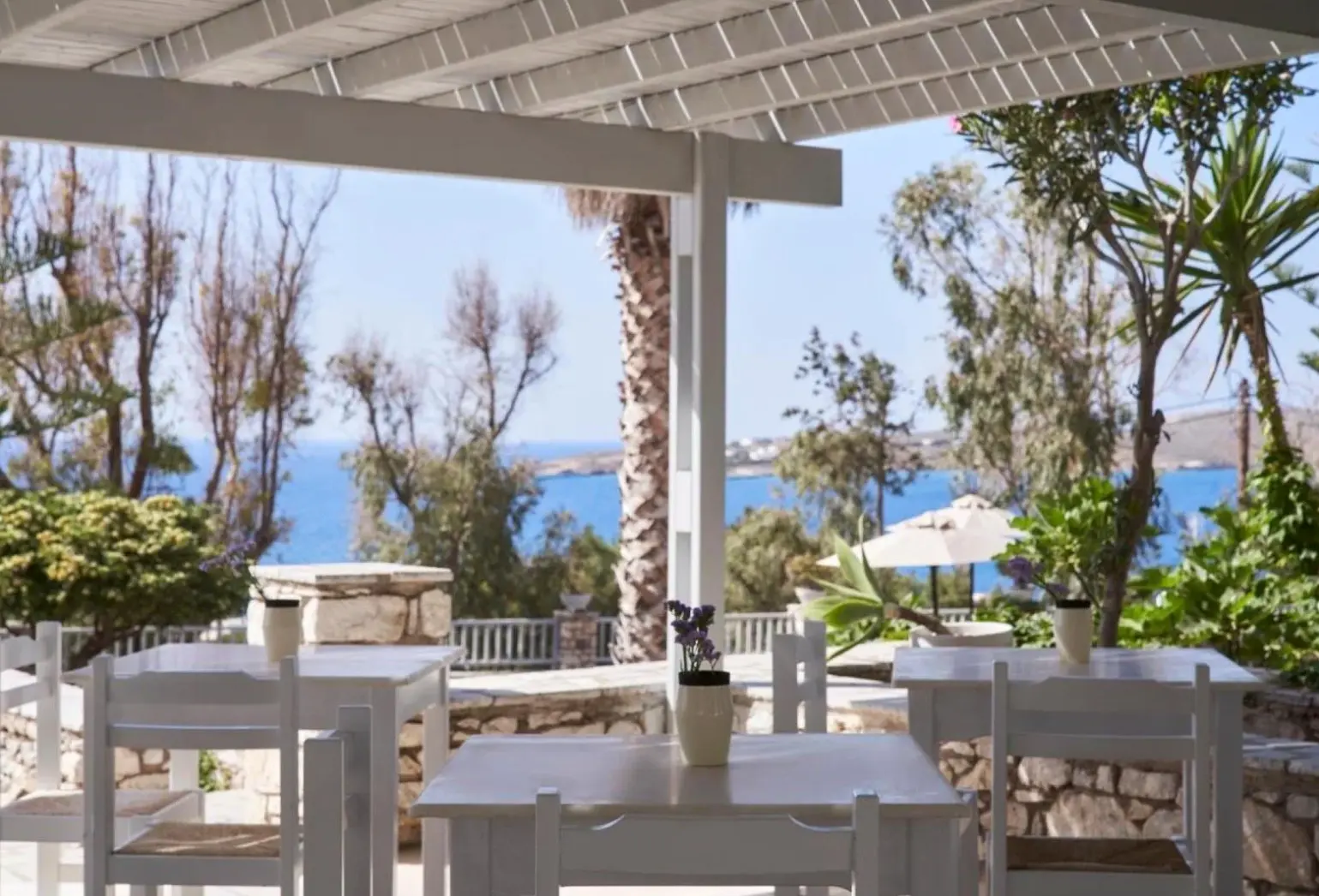 Restauracja i jedzenie w hotelu High Mill Paros