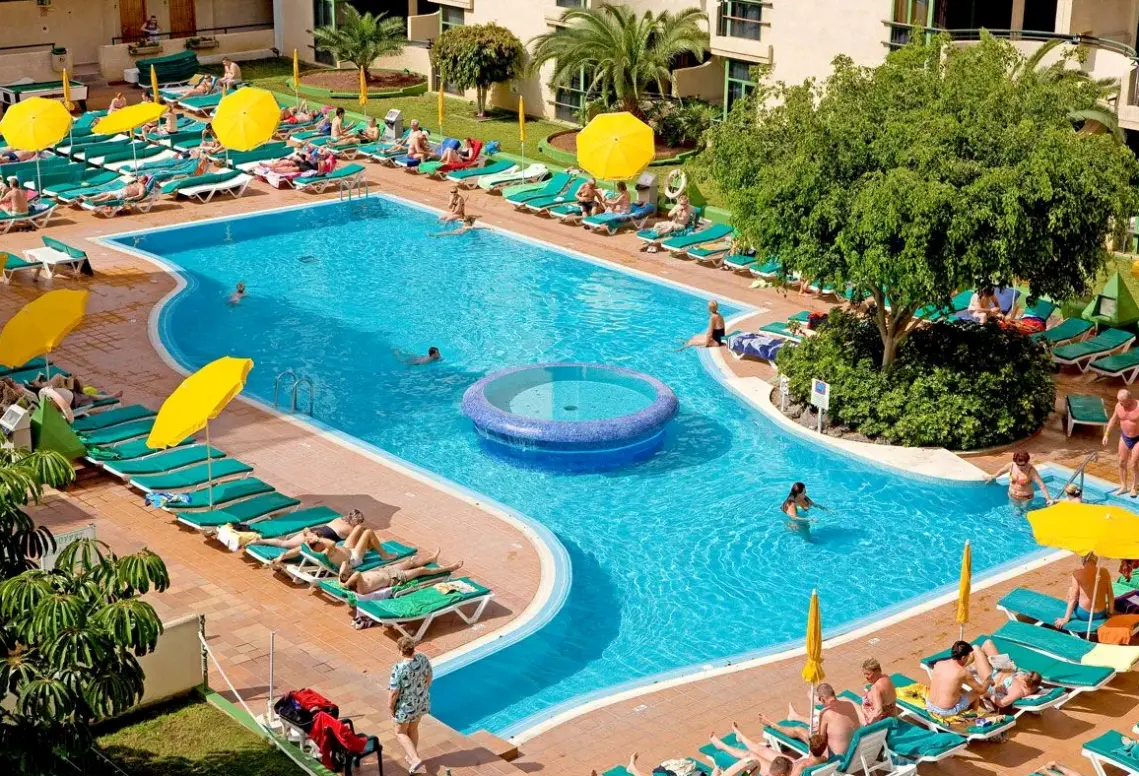 Basen w hotelu Hovima Suites Costa Adeje